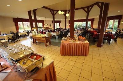 Étterem a 3 csillagos Corvus Hotel Bükkben - Bükfürdő - Corvus Hotel Bük - Corvus wellness és gyógyszálloda Bükfürdőn akciós félpanziós wellness csomaggal