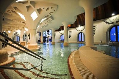 Hagymatikum gyógyfürdő Makón, Magyarország egyik legszebb gyógyfürdője - ✔️ Grand Hotel Glorius**** Makó - akciós csomagok félpanzióval és gyógyfürdő belépővel