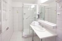 Olcsó soproni szállás a centrumban, wellness-szolgáltatással, Hotel Pannonia fürdőszobája