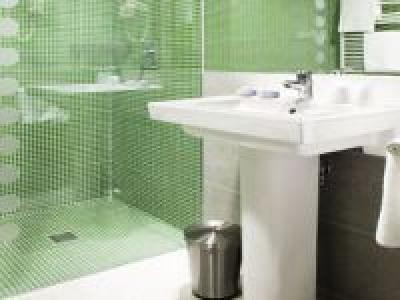 Tiszta szép fürdőszoba a 4* Bodrogi Kúriában Inárcson - Bodrogi Kúria**** Inárcs - akciós inárcsi wellness hotel M5 autópályánál