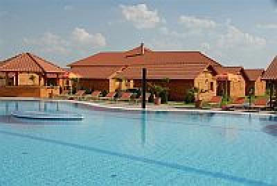 Bungalow Aqua Cserkeszőlő  Wellness nagy családosoknak akciós áron - ✔️ Bungaló Aqua**** SPA Cserkeszőlő - Akciós félpanziós faházak Cserkeszőlőn