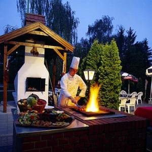 Hotel Nagyerdő grillkertje Debrecenben, Hotel Nagyerdőben - ✔️ Hotel Nagyerdő Debrecen - Termál és wellness hotel Debrecenben akciós áron