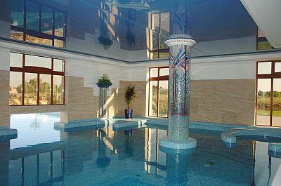 Spa Termál és Golf Club Budapesttől 15 km-re Gödön - Wellness centrum közel Budapesthez - medence a Pólus Palace Hotelben - ✔️ Hotel Golden Palace Göd**** ✔️ Akció Golden Palace Göd